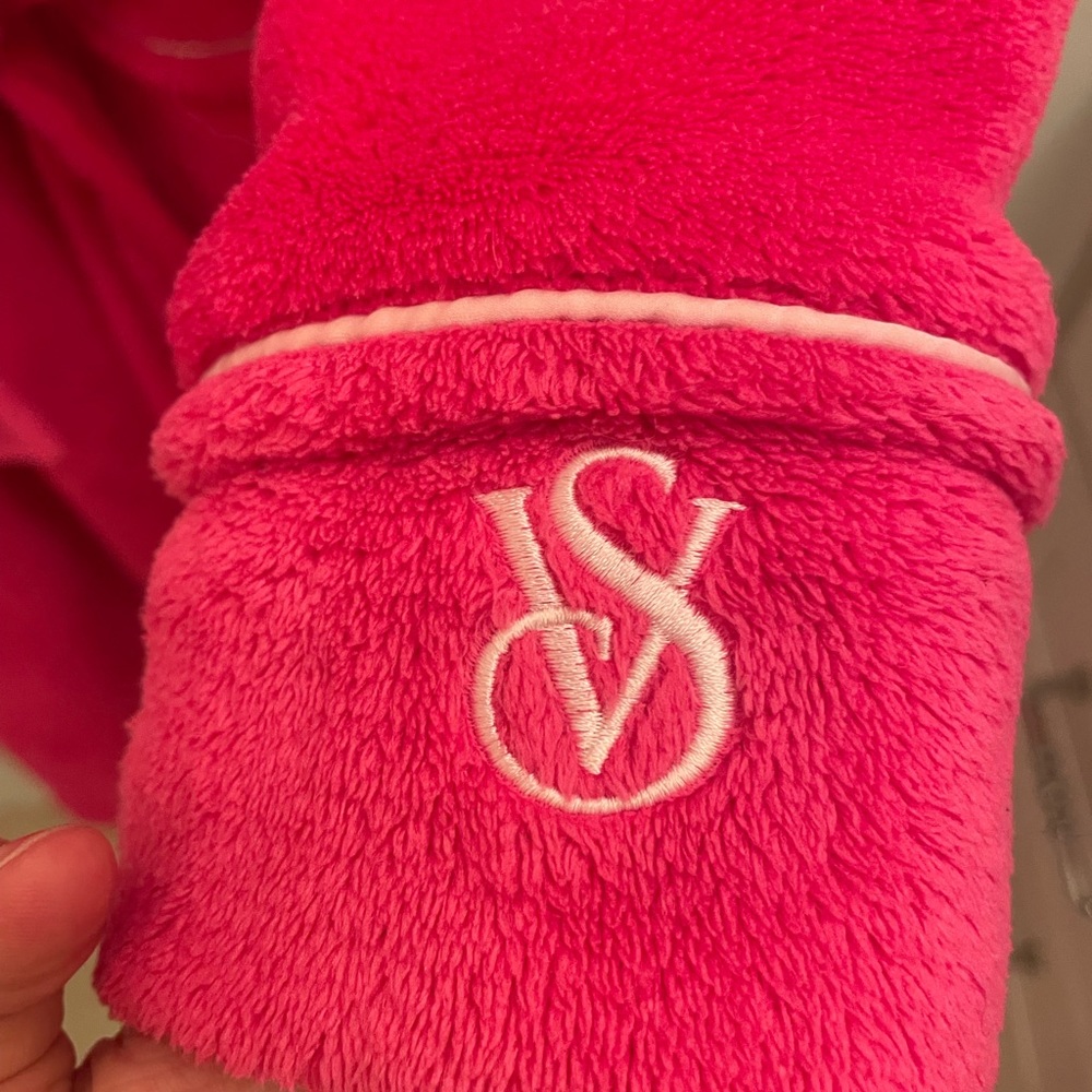 Victoria Secret plush long robe - Picture 8 of 8